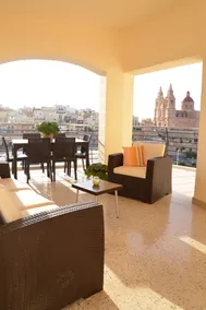 Breathtaking views & Private Swimming Pool - Image 3