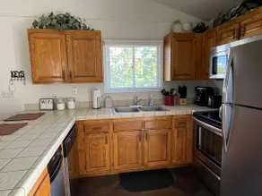 Nice Views, Vaulted Ceilings, and a Great Price! - Image 5