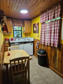Camp Combs Cottage - Image 4