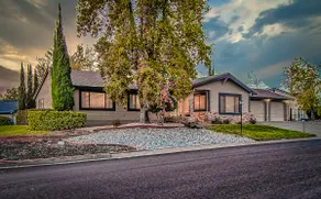 Chic Modern GEM - Spacious & Bright, Walk 2 Bethel - Image 2