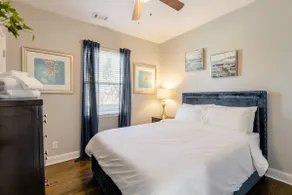 Spacious 4BR Near Mercedes-Benz Downtown - Image 4