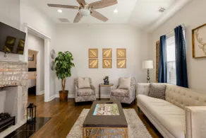 Spacious 4BR Near Mercedes-Benz Downtown - Image 5