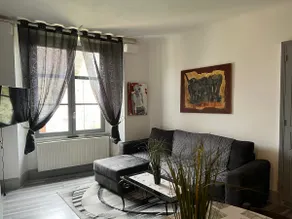 Ladies' Court Apartment - Image 4