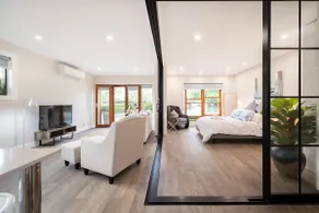 Luxury Studio Apartment. - Image 4