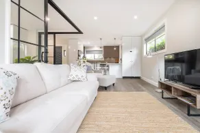 Luxury Studio Apartment. - Image 5