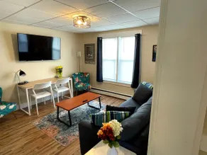 White Mountain Renovated 1 Bdrm + queen sleep sofa - Image 2