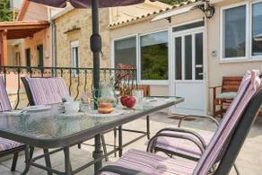 Batilas Garden House - Image 2