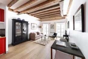 Invalides Charming One Bedroom - Image 4