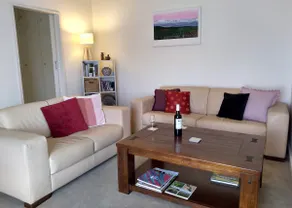 Ten-on-French Barossa getaway - Image 4