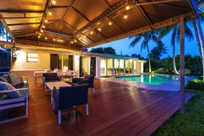 Waterfront Home 4 Bedroom w/Pool, and Game Room! - Image 2