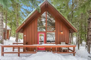 Beautiful Cabin With Partial Views of Mt. Adams - Image 2
