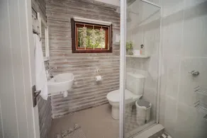 Standard Family Cabin 2 - Image 3