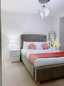 New Contemporary House 1m to Portishead Marina - Image 2