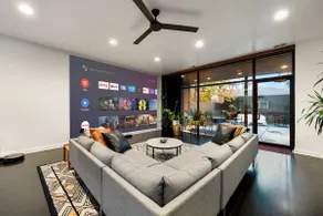 The Chicago River House – GIANT wall projector! - Image 4