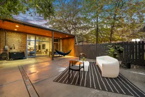 The Chicago River House – GIANT wall projector! - Image 3