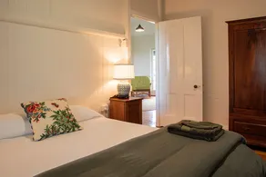 Vineyard Cottage - Image 3