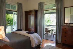 Vineyard Cottage - Image 2