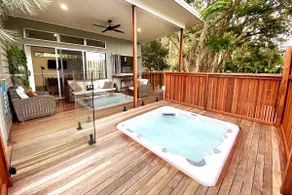 Coolum Beach Retreat Among Trees / Heated Spa - Image 4