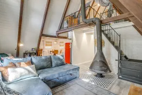Modern A-Frame cabin minutes to the square - Image 2