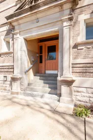 Luxury 2BD/2BH in Historic CWE/1E M - Image 3