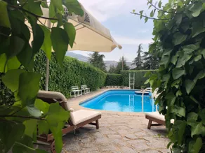 House with a garden and pool between Madrid and Segovia - Image 5