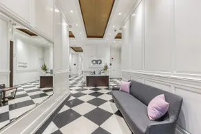 Elegant Suite in Gold Coast - Image 2