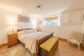 Beautifully appointed self-contained 2 bed flat - Image 3
