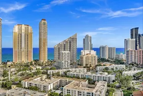 One Bedroom Steps Away From The Beach With Pool - Image 3