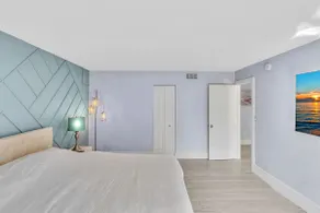 One Bedroom Steps Away From The Beach With Pool - Image 2