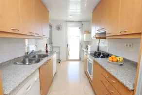 Beautiful duplex penthouse on the seafront - Image 4