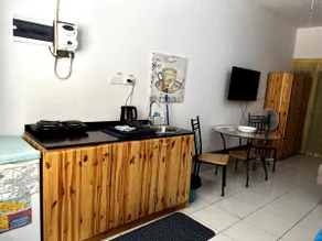 Spacious studio apartment - 15 min walk to Ferry - Image 3