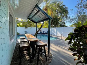 Blue Bungalow B - Image 5