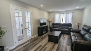Doctors Lounge - An Executive Home in Niagara - Image 4