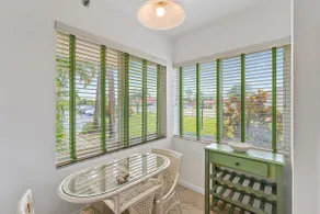 Spacious 2BR 2BA apartment close to the beach - Image 3