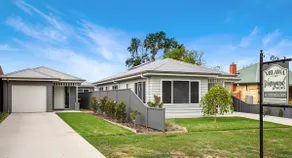 Milawa Vineyard Views - Guesthouse 1 - Image 2