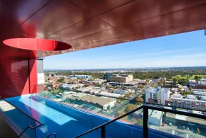 Luxury 1BR CBD Apt with Stunning Views, Pool & Gym - Image 2