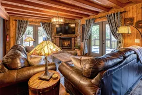 Waters Edge Lakefront Cabin-Lake Nantahala w Dock - Image 2