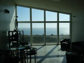 Sweeping ocean views in stunning modern house on 20 acres - Image 2