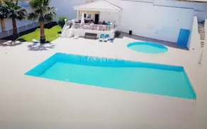 Swimming Pools & Sunny Days Apartment-Gentle Rest. - Image 2