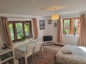 Rural Family Home, 5 Minutes From Clifton Village - Image 2