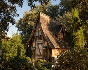 The Fairy Cabin (Le Clos des Perles) - Image 2