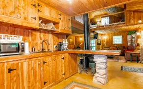 Cabin with spectacular views, creek, & hot tub - Image 4