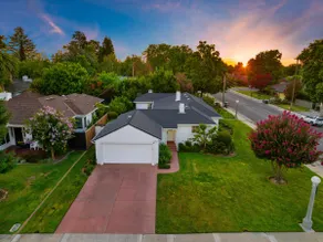 Charming Lodi Farmhouse - Image 2