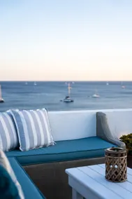 Comfort Dome Suite with Heated Jacuzzi & Sea View - Image 2