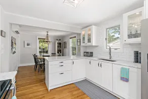 Immaculate, renovated beach cottage - Image 5