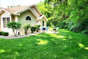 Manteno Luxury Comfy Cozy home with- 2 king beds! - Image 3