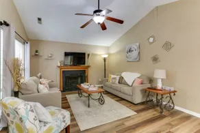 Newly Renovated! Charming 2 Bedroom near Outlets - Image 4