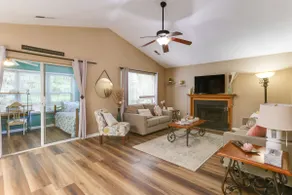 Newly Renovated! Charming 2 Bedroom near Outlets - Image 3