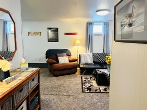 Cozy & Convenient Midtown Hideaway - Image 4