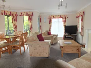 Stunning 3 bedroom lodge overlooking the West Lyn River. - Image 4